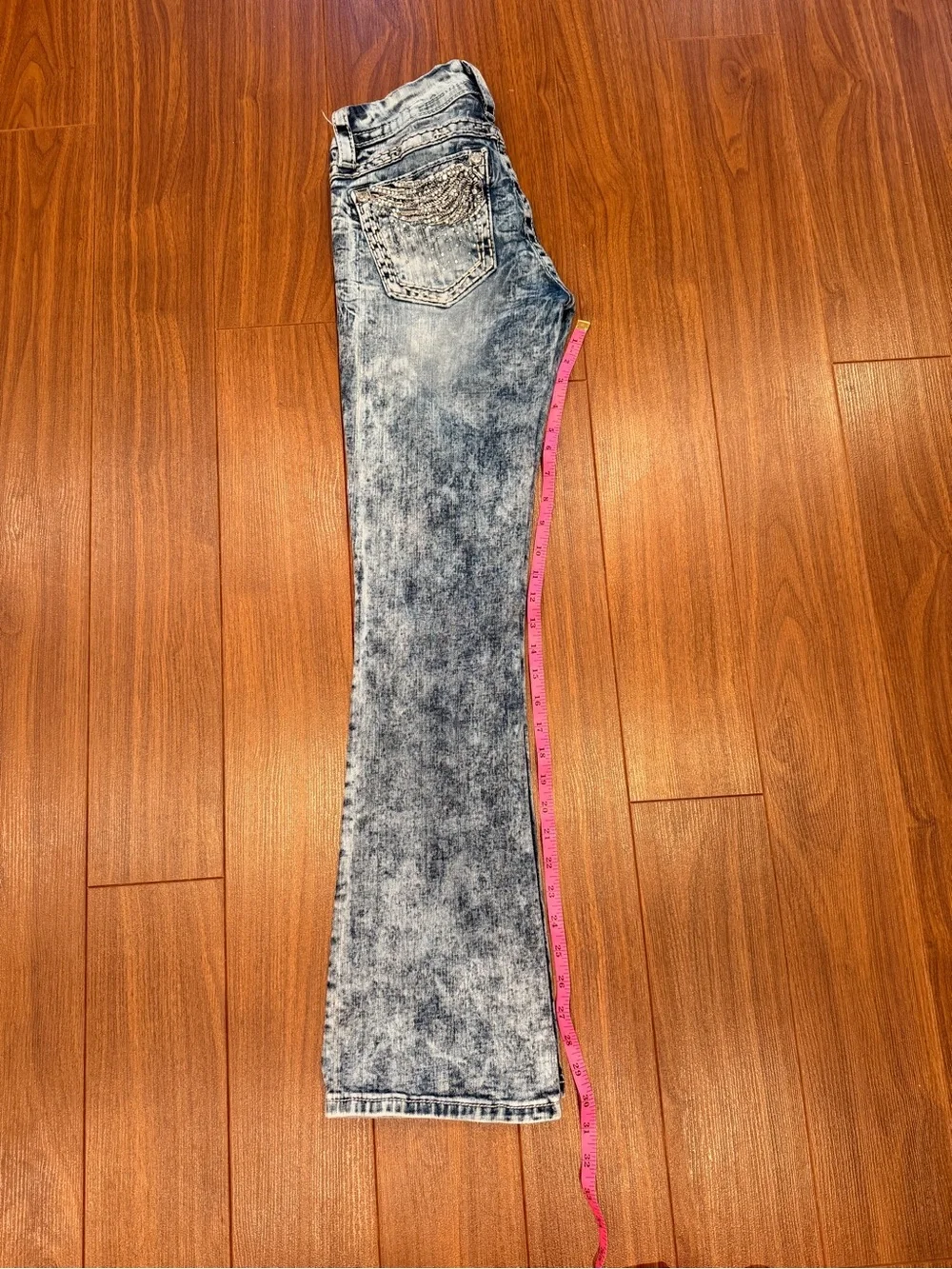 Embellished Acid Wash Jeans with Pocket Rhinestones - Picture 5 of 8